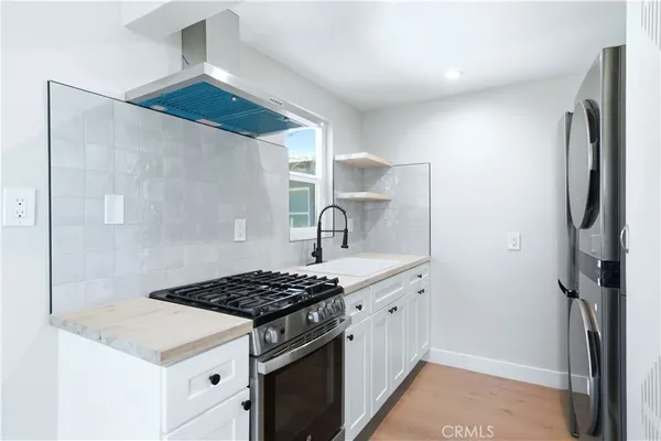 $3,195 | 5339 East Ocean Boulevard, Unit E, Long Beach, CA 90803