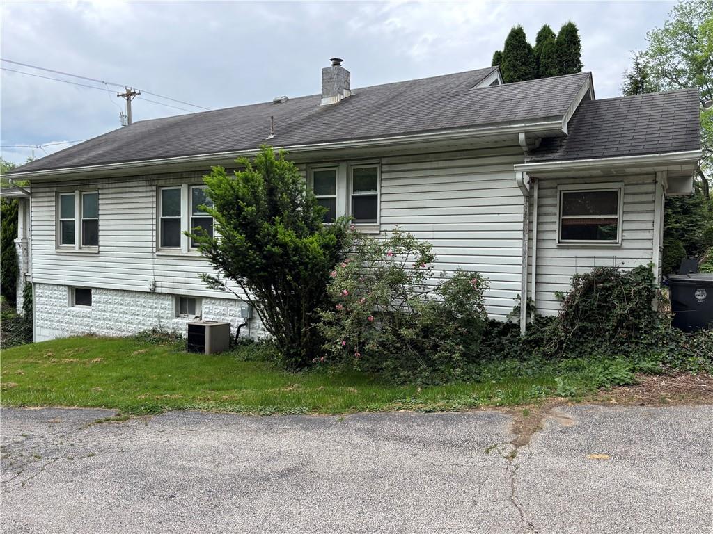 1041 Clinton Road Clinton, PA 15026 - Photo 3 of 26 Gallery Image 3