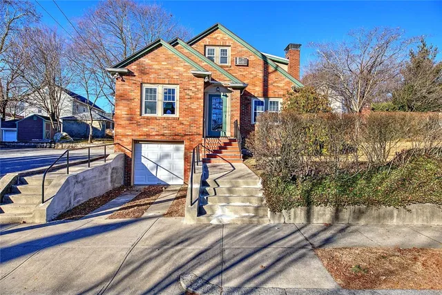 $3,400 | 66 Tyndall Avenue, Providence, RI 02908