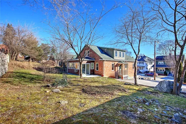 $3,400 | 66 Tyndall Avenue, Providence, RI 02908