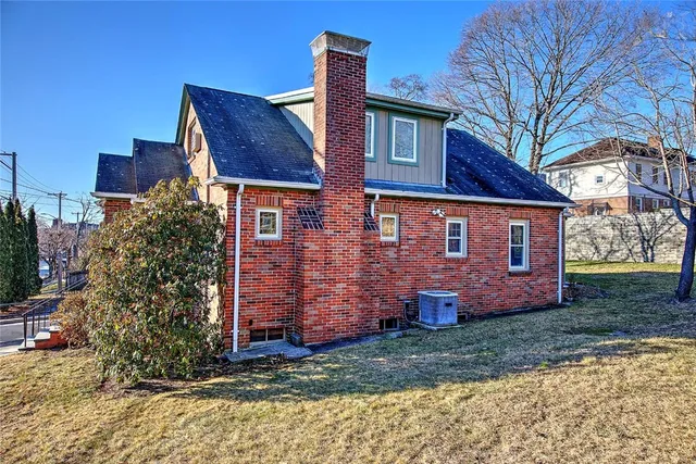 $3,400 | 66 Tyndall Avenue, Providence, RI 02908