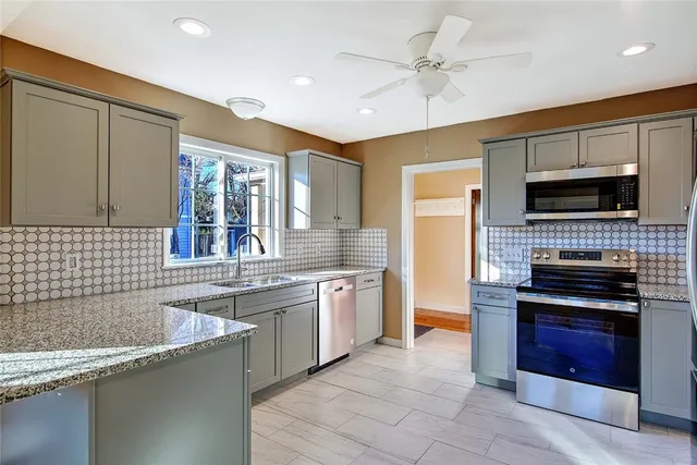 $3,400 | 66 Tyndall Avenue, Providence, RI 02908