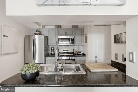 $295,000 | 12929 Centre Park Circle, Unit 115, Herndon, VA 20171