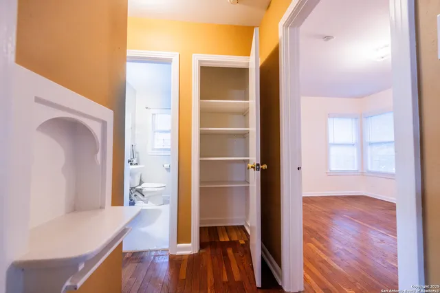 $1,400 | 102 Raleigh Place, San Antonio, TX 78201