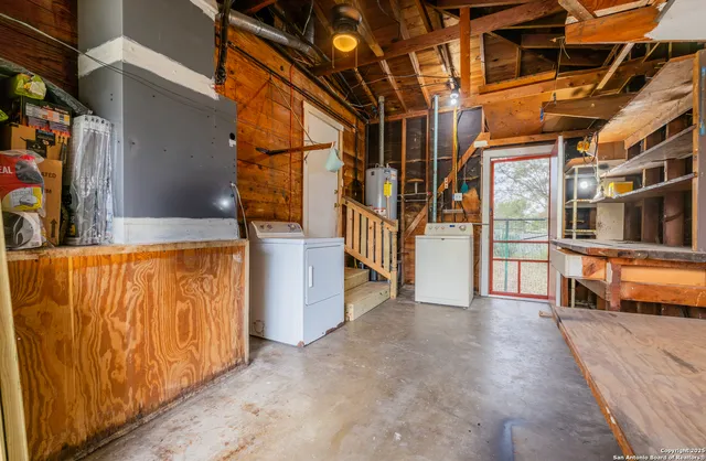 $1,400 | 102 Raleigh Place, San Antonio, TX 78201