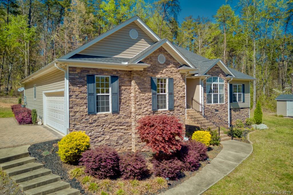 62 Renard Road Tryon, NC 28782 - Photo 2 of 27