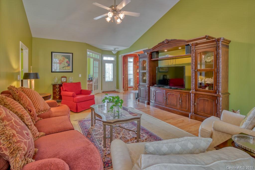 62 Renard Road Tryon, NC 28782 - Photo 8 of 27