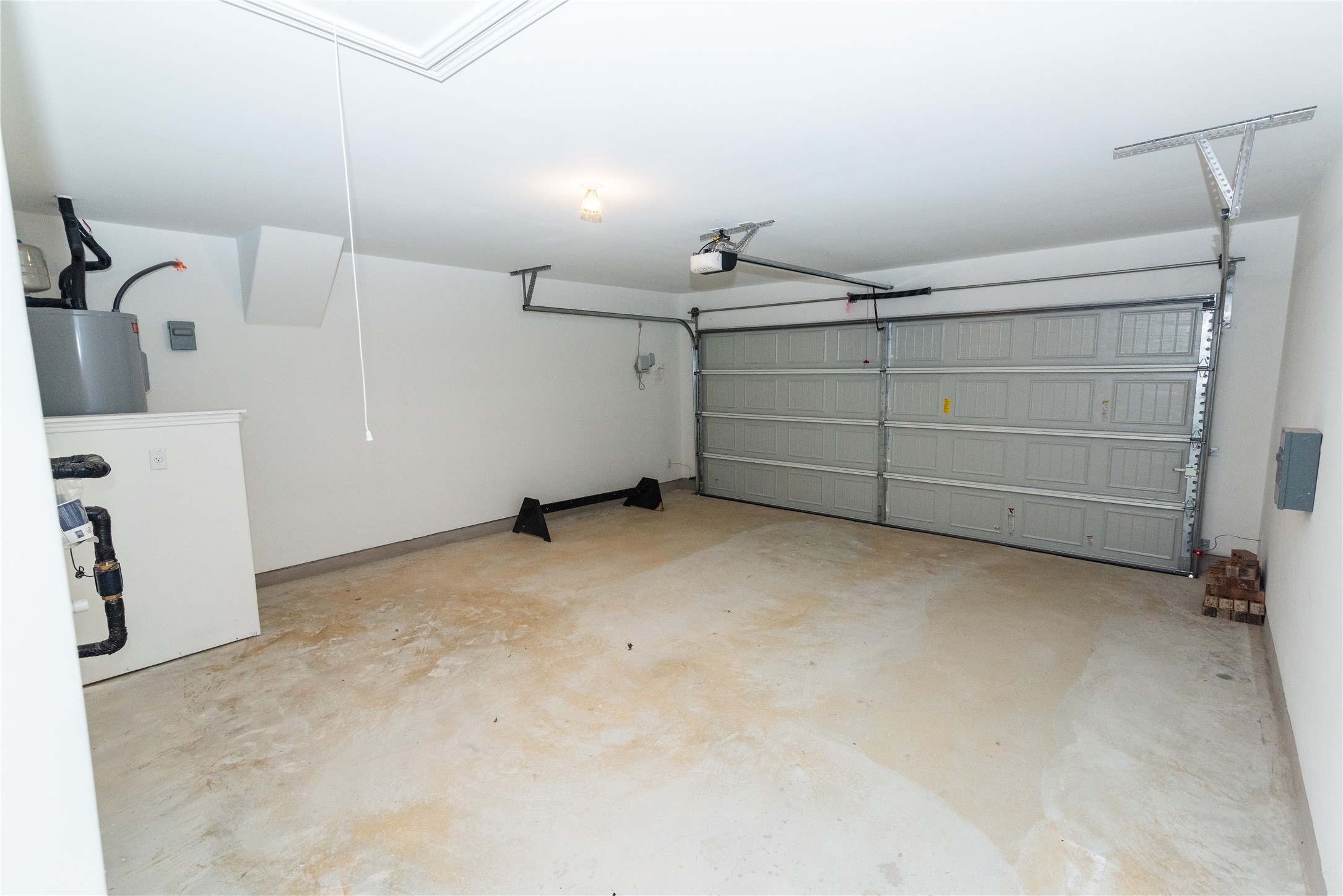 116 The Ugly Way Jarrell, TX 76537 - Photo 24 of 27 a view of a garage