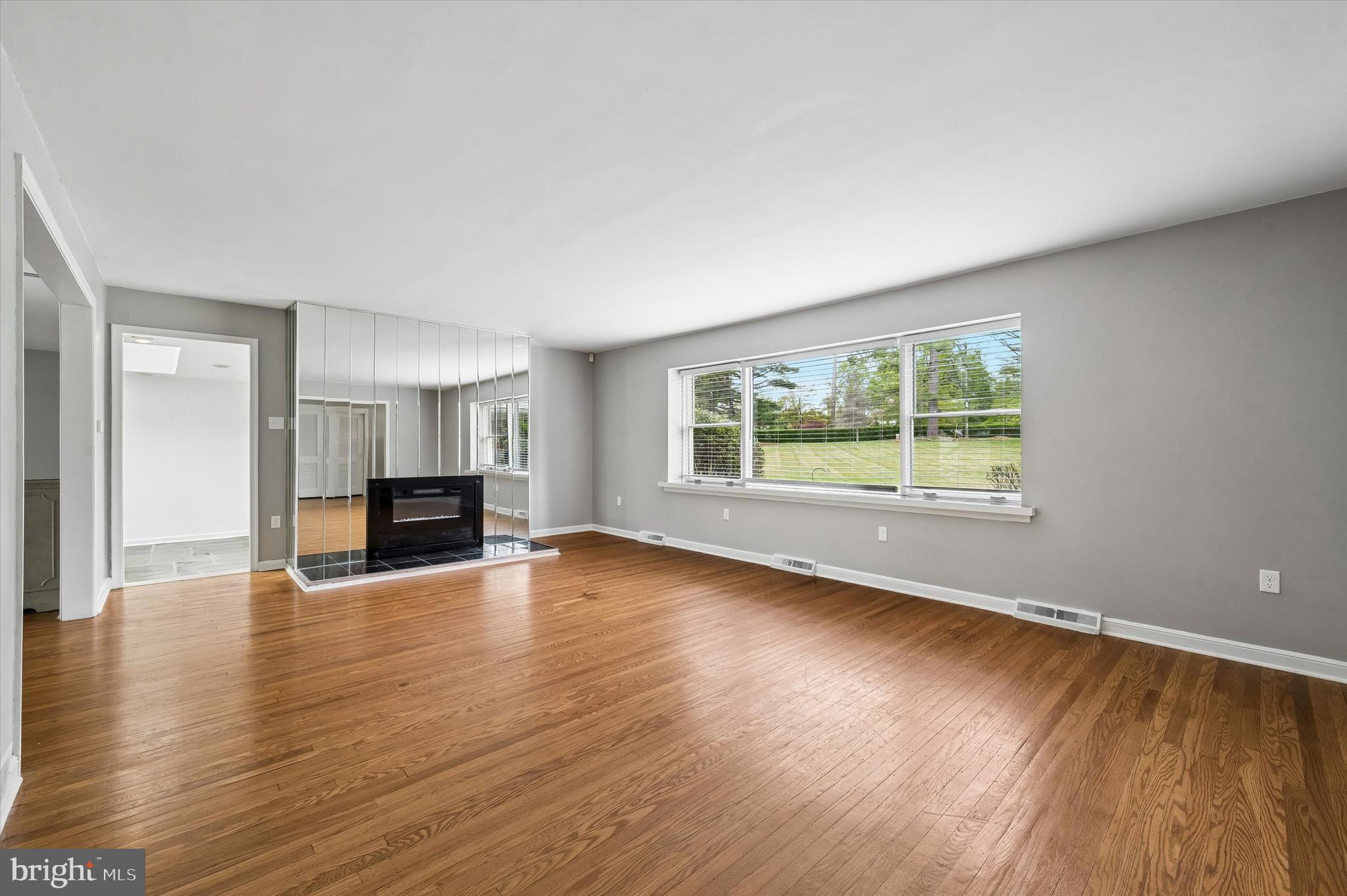 975 Palmers Mill Road Media, PA 19063 - Photo 2 of 25 Living Room