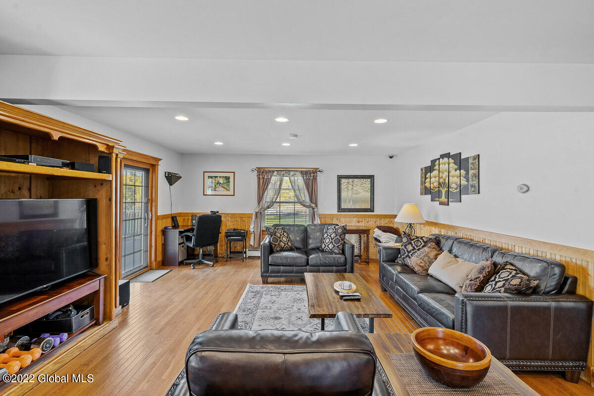512 Belldons Road Amsterdam, NY 12010 - Photo 57 of 97 512 Belldons Road Amsterdam NY 030 MLS
