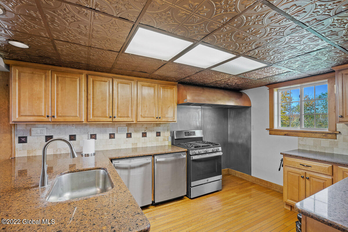 512 Belldons Road Amsterdam, NY 12010 - Photo 68 of 97 512 Belldons Road Amsterdam NY 037 MLS