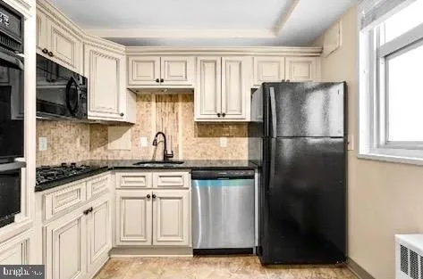 $298,000 | 2401 H Street Northwest, Unit 211, Washington, DC 20037
