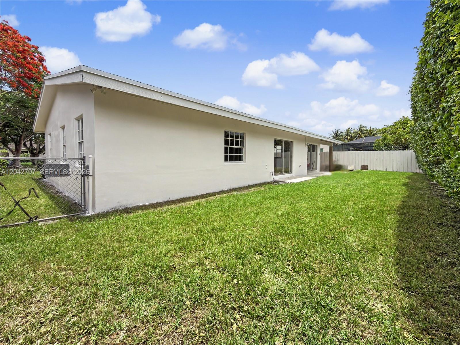10262 Southwest 127th Place Miami, FL 33186 - Photo 27 of 29