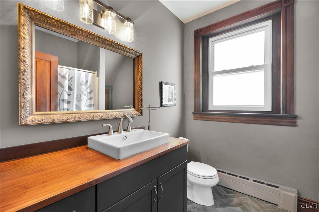 733 High Street Bethlehem, PA 18018 - Photo 18 of 37 Bathroom