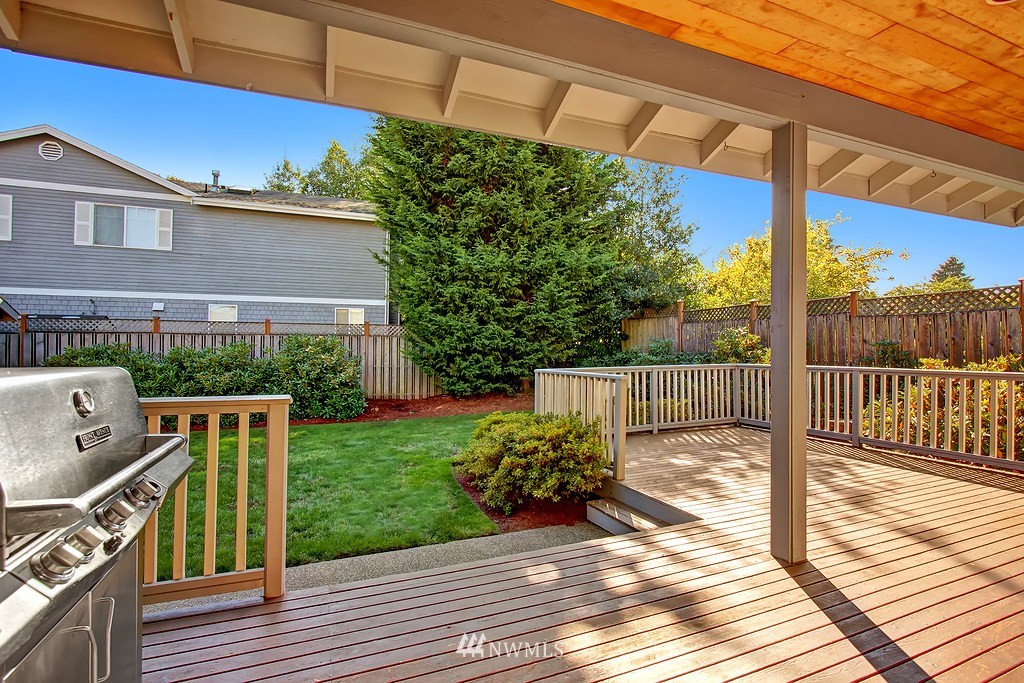 9022 218th Street Southwest Edmonds, WA 98026 - Photo 3 of 19 Gallery Image 3
