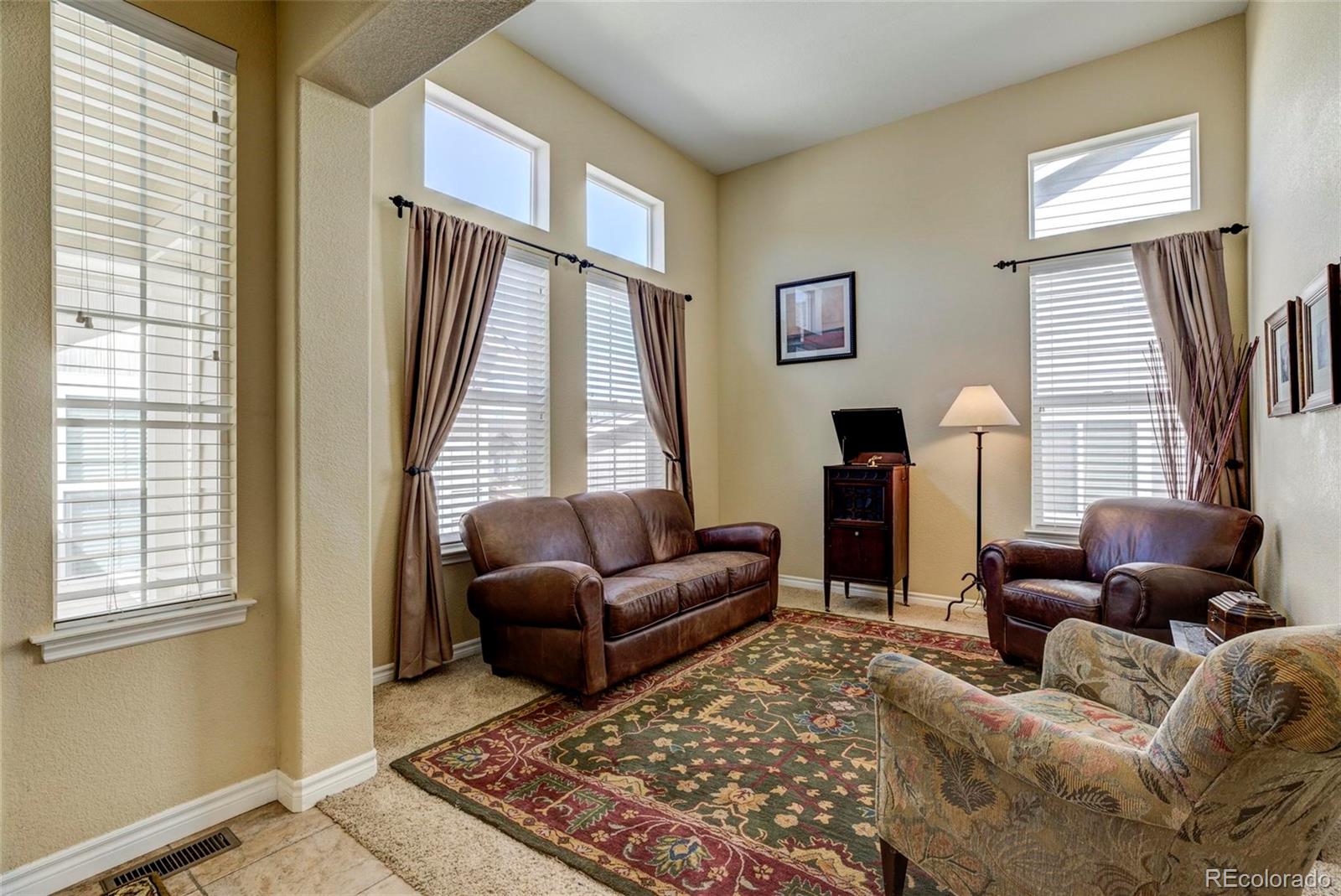 10856 Huntwick Street Highlands Ranch, CO 80130 - Photo 4 of 28 Gallery Image 4
