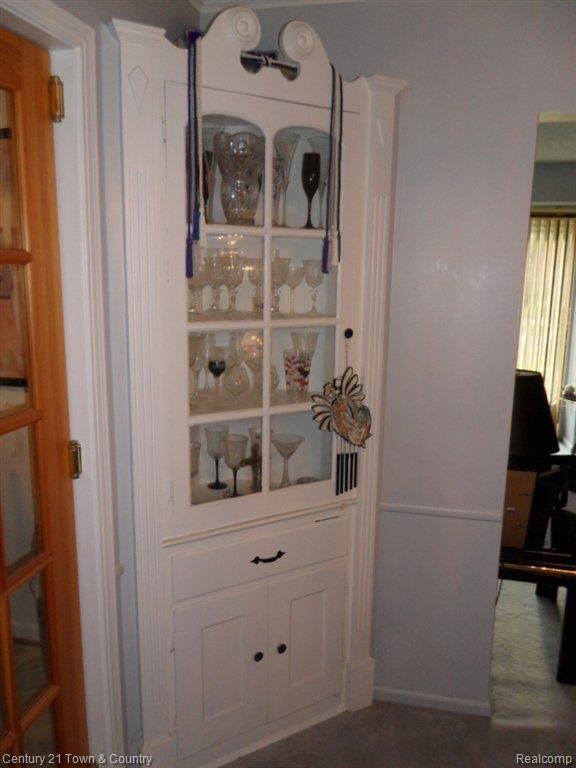 17144 Huntington Road Detroit, MI 48219 - Photo 20 of 57 Dining Room 3.JPG