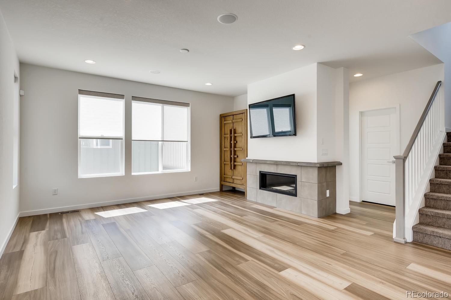 8882 Southurst Street Highlands Ranch, CO 80129 - Photo 11 of 34 Gallery Image 11