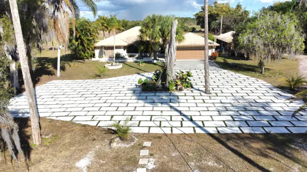 $2,700,000 | 12963 Us Highway Southeast, Okeechobee, FL 34974