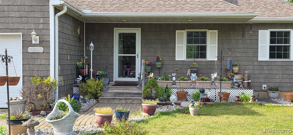 14062 Sanford Road Addison, MI 49220 - Photo 2 of 61