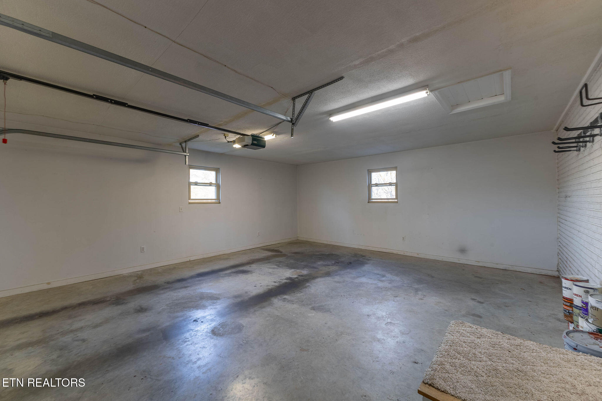 264 Mc Kinney Road Harriman, TN 37748 - Photo 27 of 38 Garage