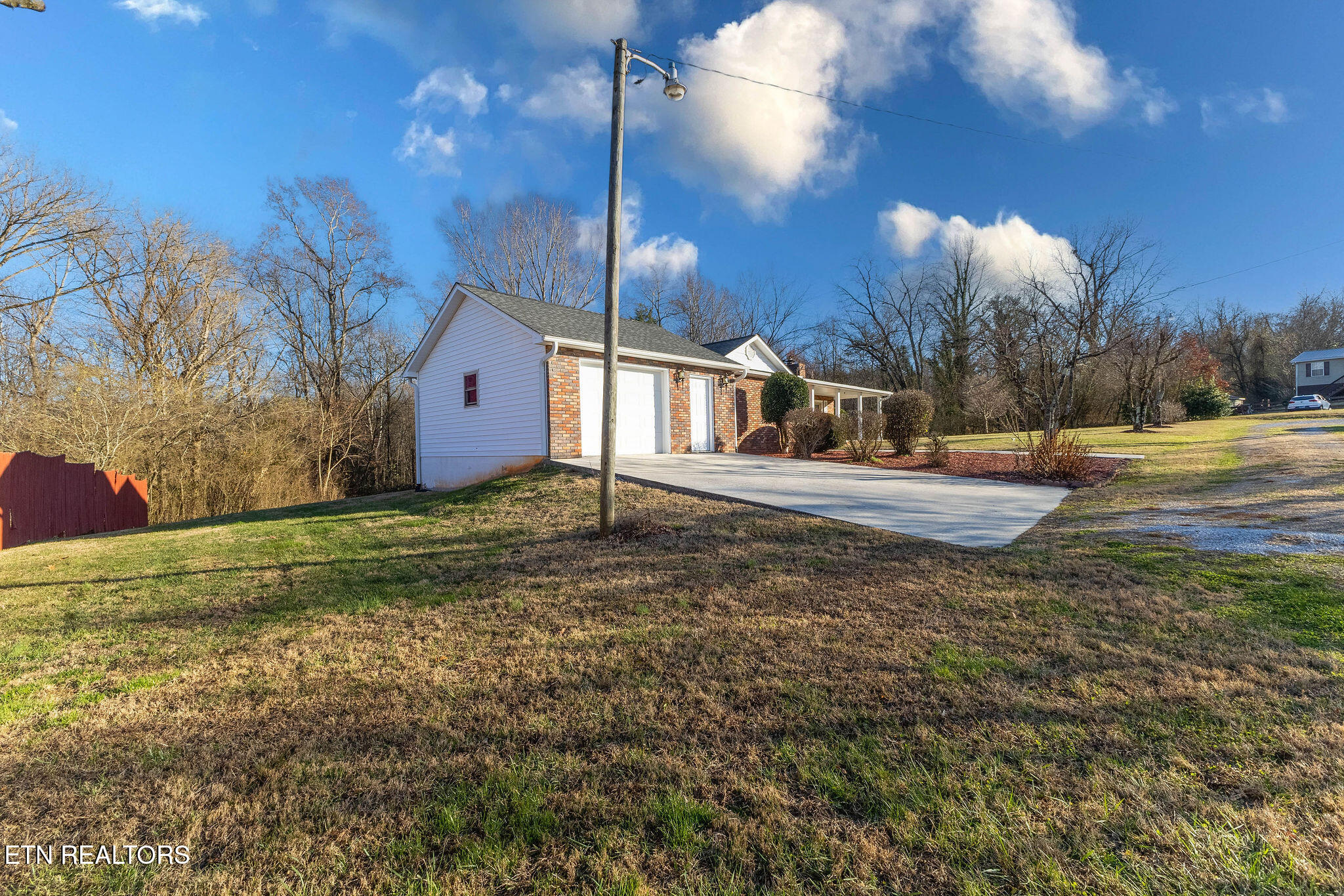 264 Mc Kinney Road Harriman, TN 37748 - Photo 33 of 38 Side View