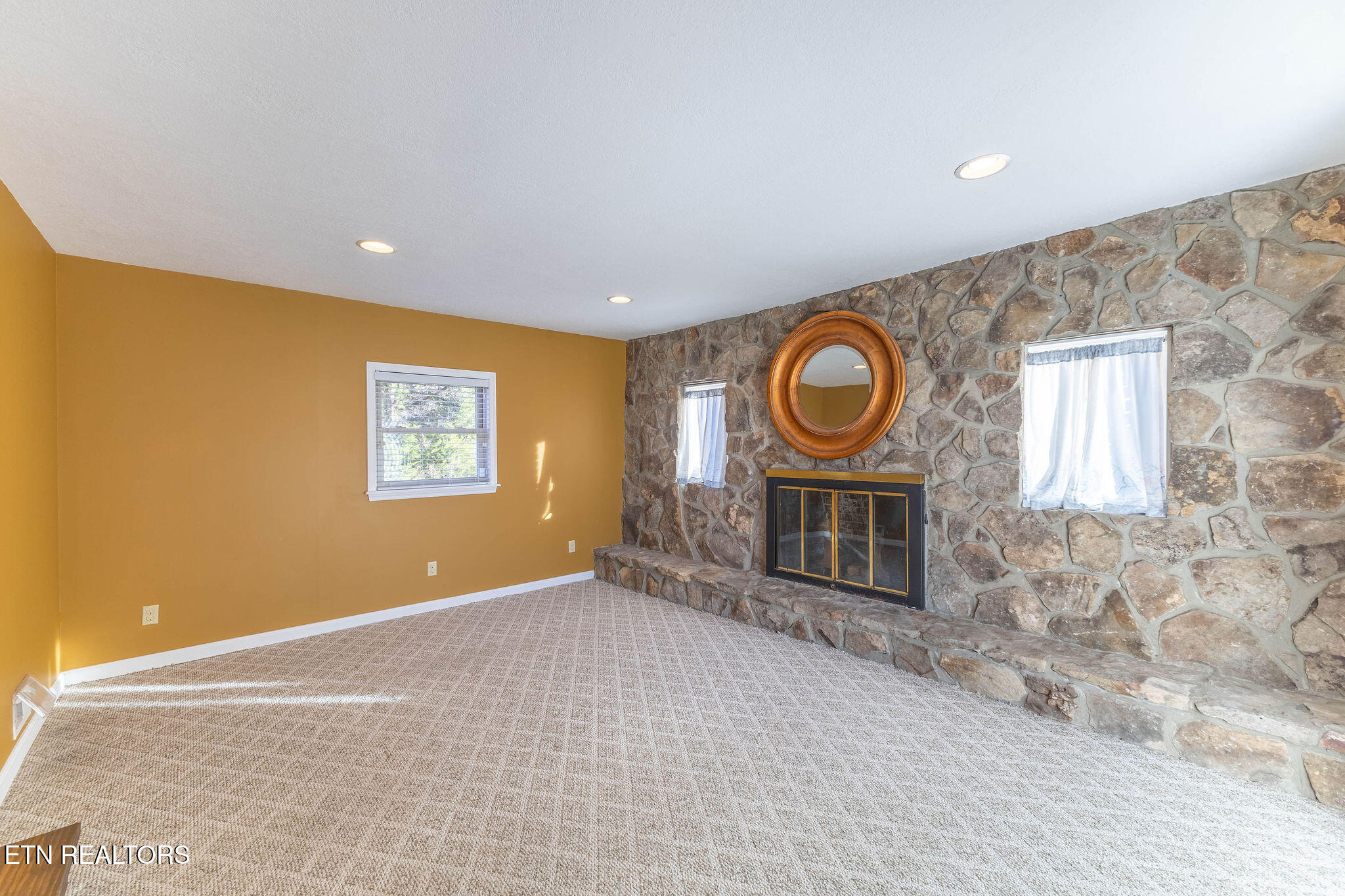 264 Mc Kinney Road Harriman, TN 37748 - Photo 4 of 38 Living Room