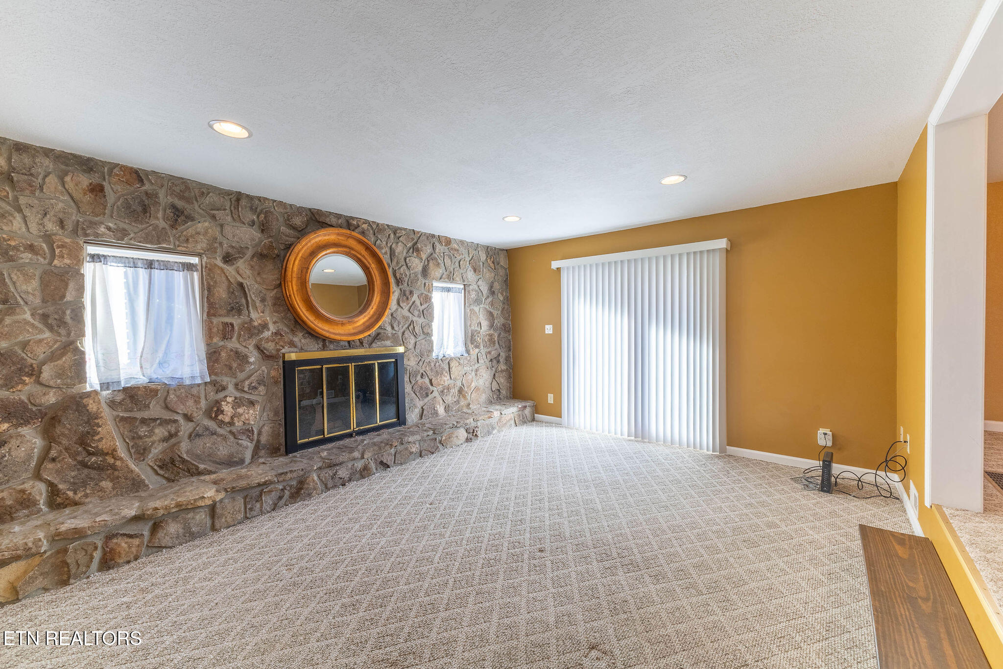 264 Mc Kinney Road Harriman, TN 37748 - Photo 5 of 38 LR with Fireplace