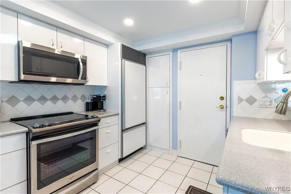 $274,900 | 27 Hickory Hill Road, Unit H, Amherst, NY 14221