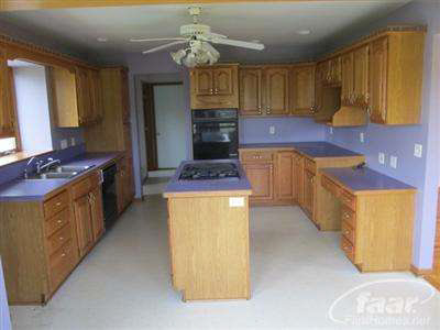 224 Garrison Road Owosso, MI 48867 - Photo 11 of 19 20243296-10.JPG