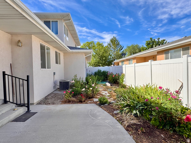 461 Topaz Boulevard, Unit 6 Delta, UT 84624 - Photo 33 of 45 Patio & garden with privacy fence