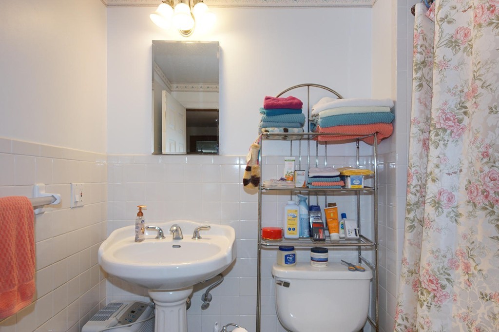 44 Argyle Road Arlington, MA 02476 - Photo 11 of 23 Gallery Image 11