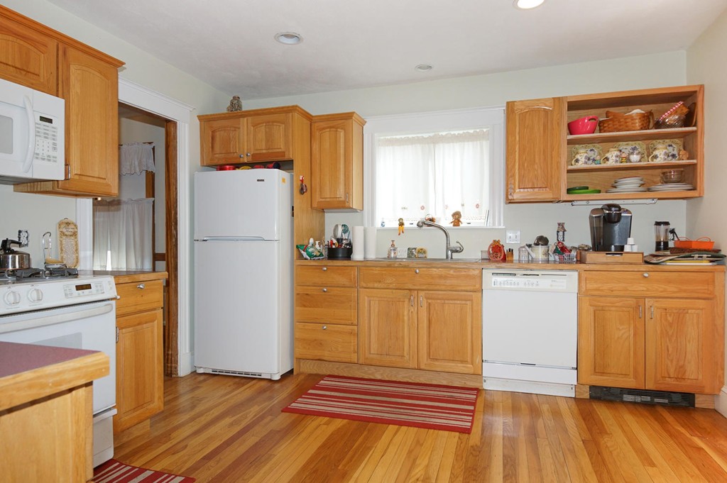 44 Argyle Road Arlington, MA 02476 - Photo 7 of 23 Gallery Image 7