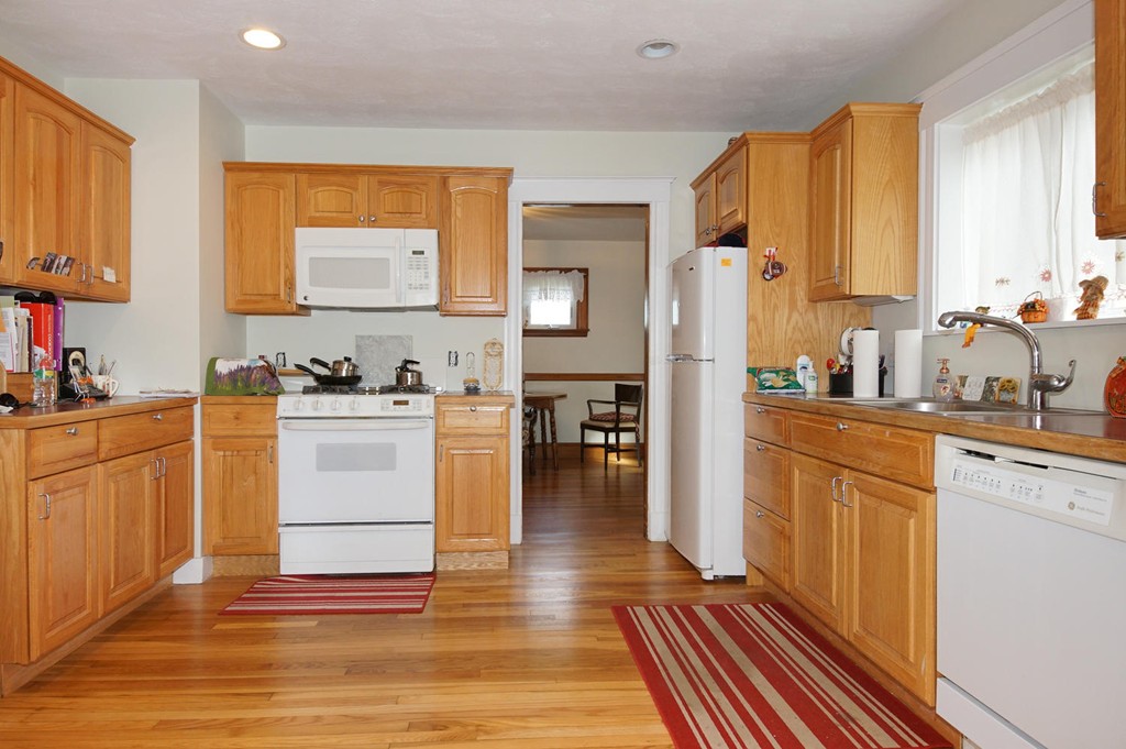 44 Argyle Road Arlington, MA 02476 - Photo 8 of 23 Gallery Image 8