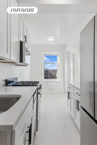$899,000 | 233 West 99th Street, Unit 20B | Upper West Side
