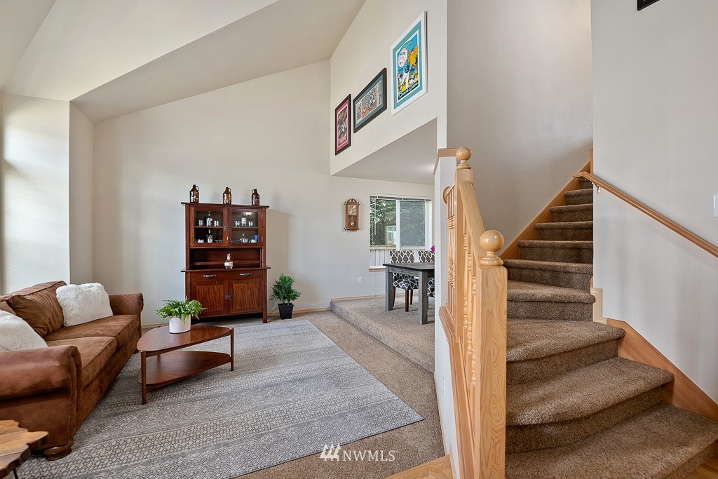 4433 Northeast 2nd Lane Renton, WA 98059 - Photo 4 of 30