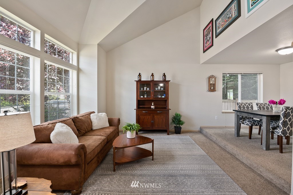 4433 Northeast 2nd Lane Renton, WA 98059 - Photo 5 of 30