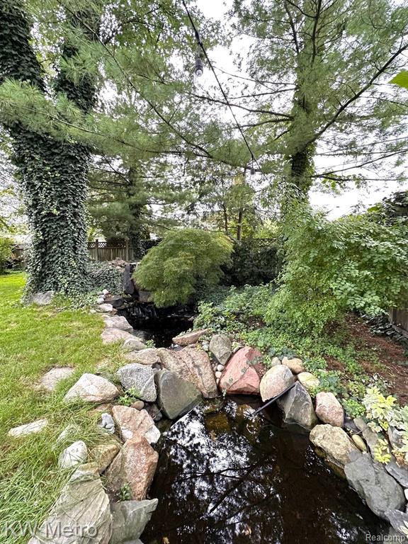2724 Trafford Road Royal Oak, MI 48073 - Photo 3 of 22