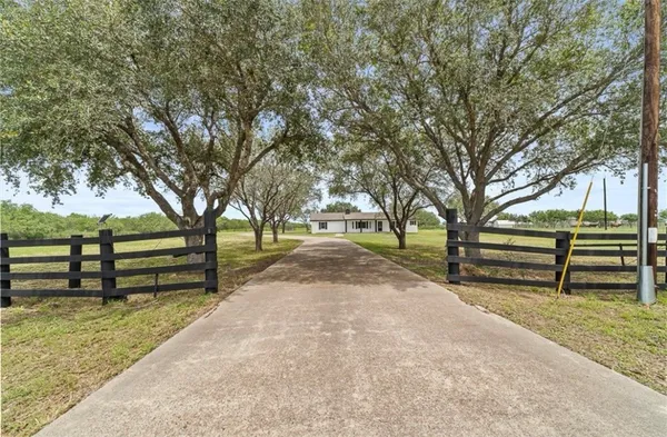 $439,900 | 15330 Fm 3089, Sinton, TX 78387