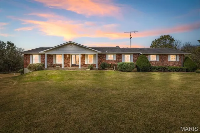 $645,000 | 1535 Hwy H, Farmington, MO 63640