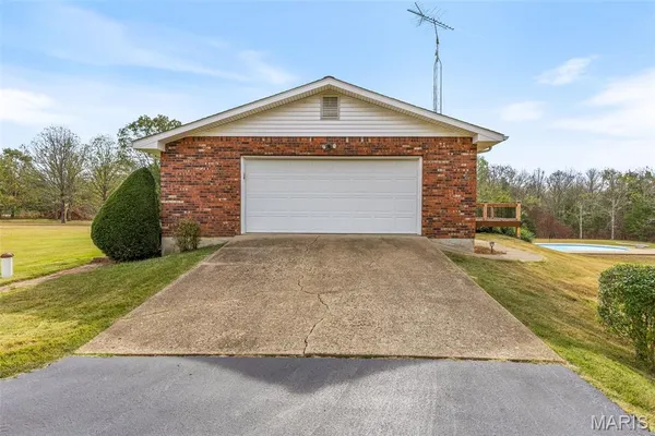 $635,000 | 1535 Hwy H, Farmington, MO 63640