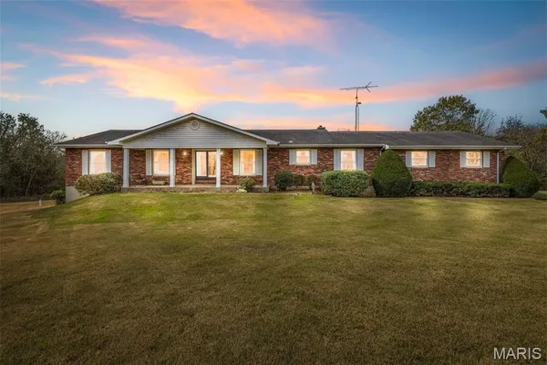 $635,000 | 1535 Hwy H, Farmington, MO 63640