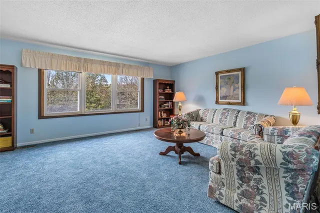 $645,000 | 1535 Hwy H, Farmington, MO 63640