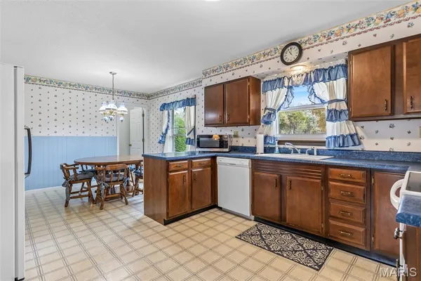 $635,000 | 1535 Hwy H, Farmington, MO 63640