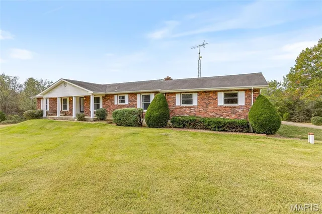 $645,000 | 1535 Hwy H, Farmington, MO 63640