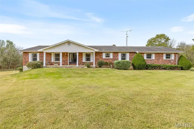 $645,000 | 1535 Hwy H, Farmington, MO 63640