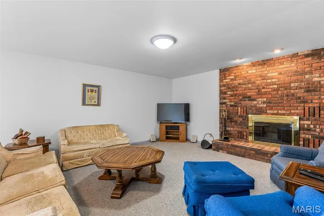 $645,000 | 1535 Hwy H, Farmington, MO 63640