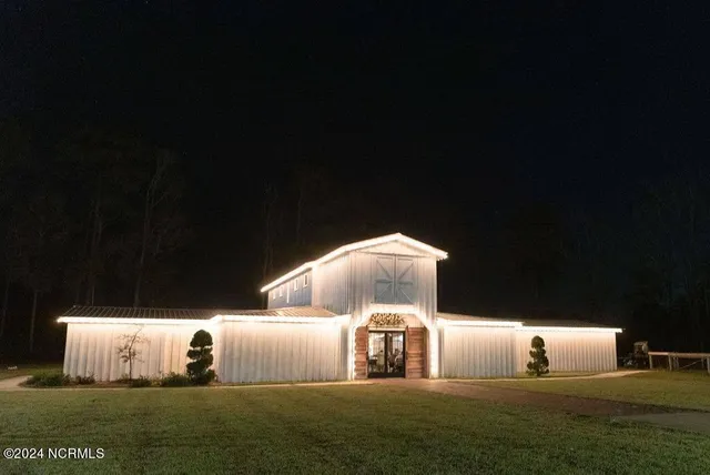 $2,700,000 | 6266 Richlands Highway, Richlands, NC 28574