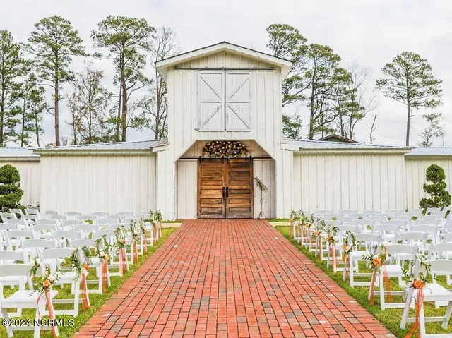 $2,700,000 | 6266 Richlands Highway, Richlands, NC 28574