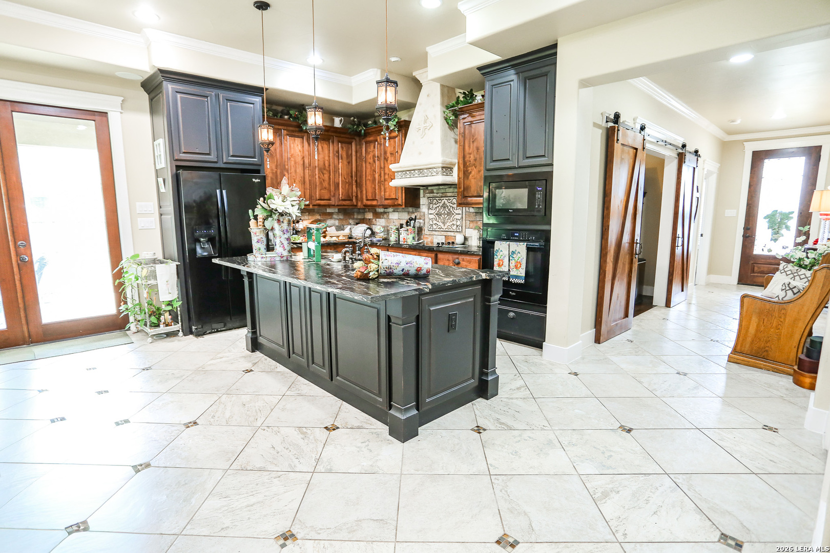 126 Retama Road Boerne, TX 78006 - Photo 4 of 31